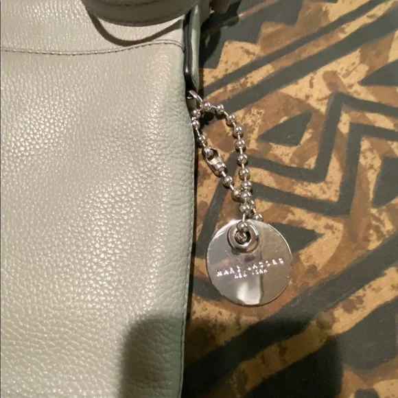 Marc Jacob’s Gray pebbled Leather Crossbody Bag - Picture 3 of 13